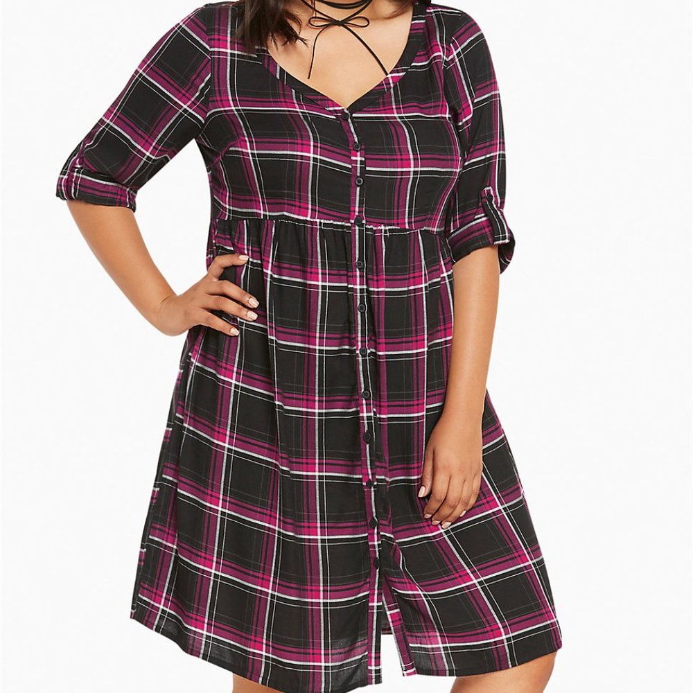 PLUS Torrid 90s-inspired plaid challis dress ✨ black + purple ✨ sizes 1 + 2